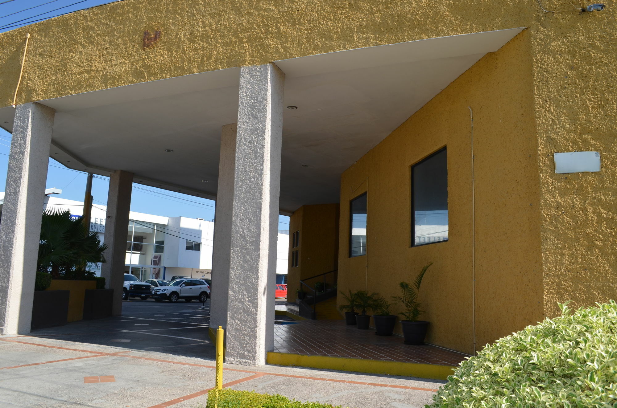 Capital O Hotel Casa Real Celaya Exterior photo